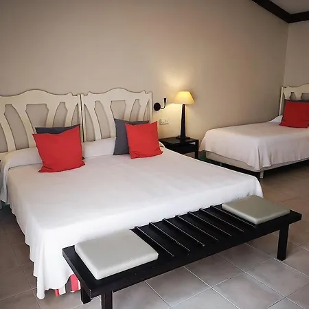 Encinar De Hotel